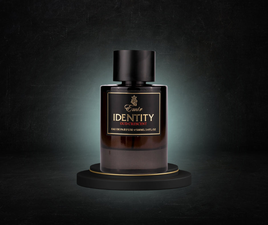 Identity Oud Crescent - Une Essence Boisée et Mystique