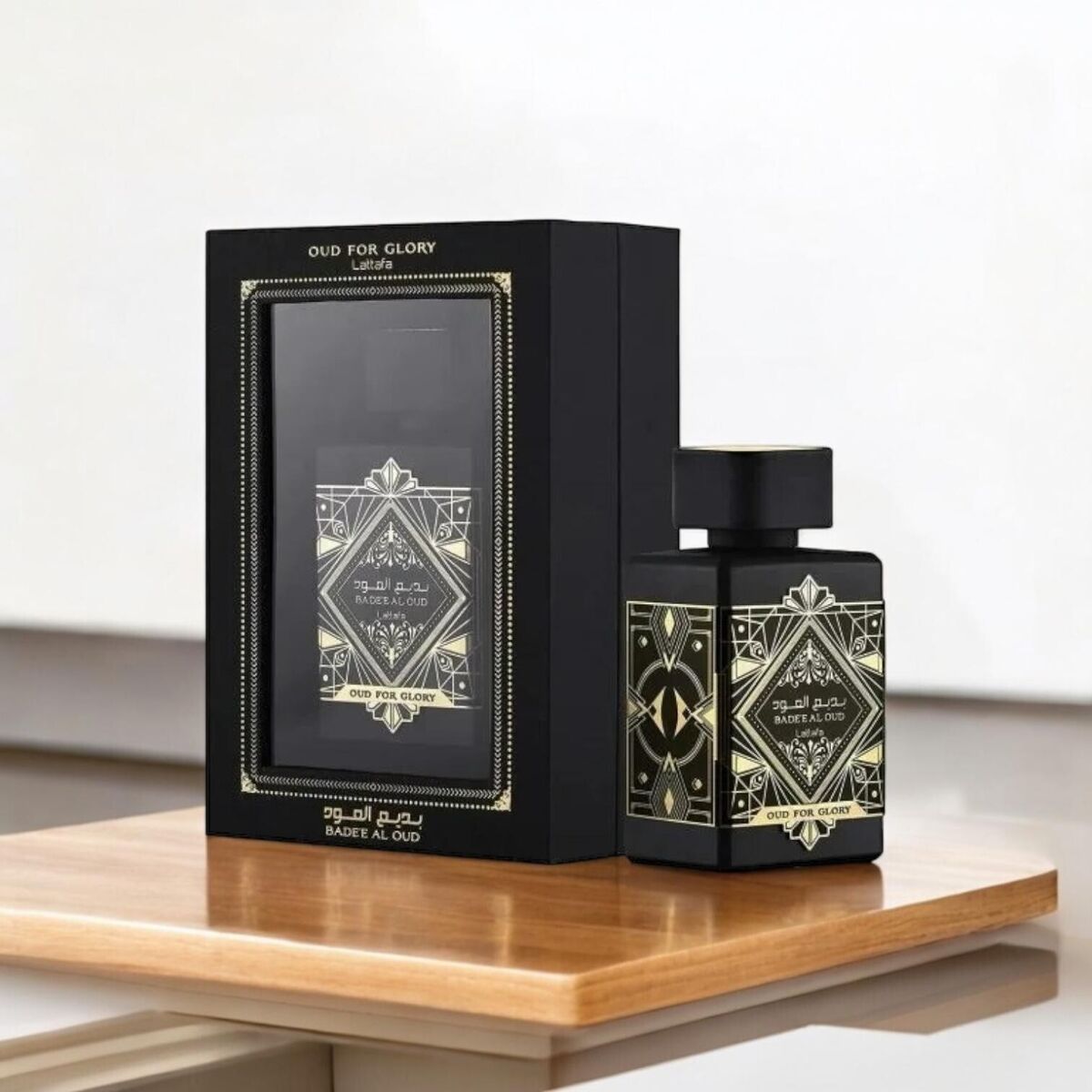Badee Al Oud Noir - Une Essence Mystique et Intense de Bois Précieux